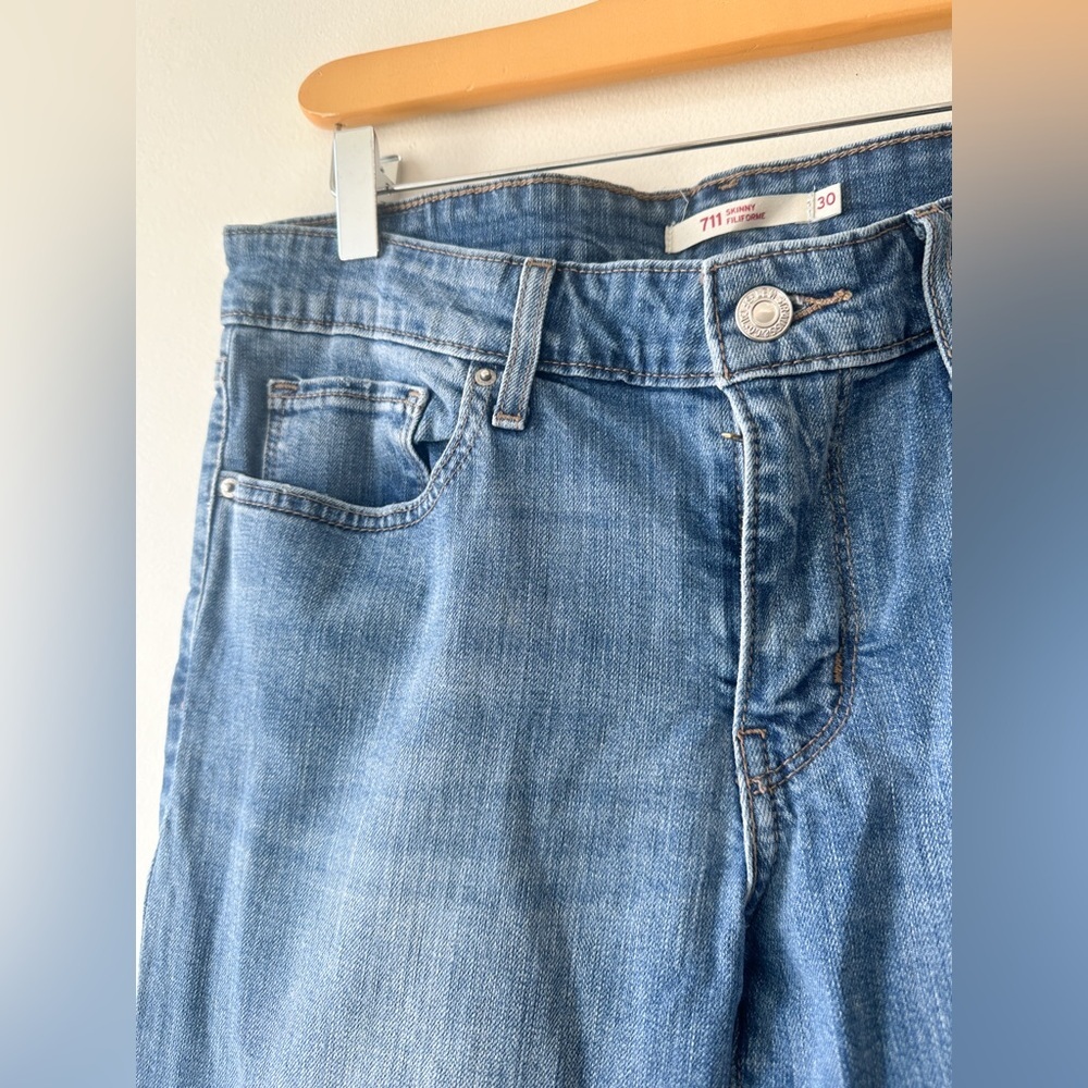 Levi 711 Skinny Denim Jeans - Mid Wash Blue / Size 30 - Picture 3 of 10